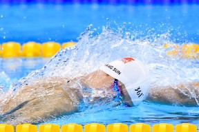 BWIN体育官网注册-樊振东赛后谦逊发言登热搜，曼城险胜曼联引发热议