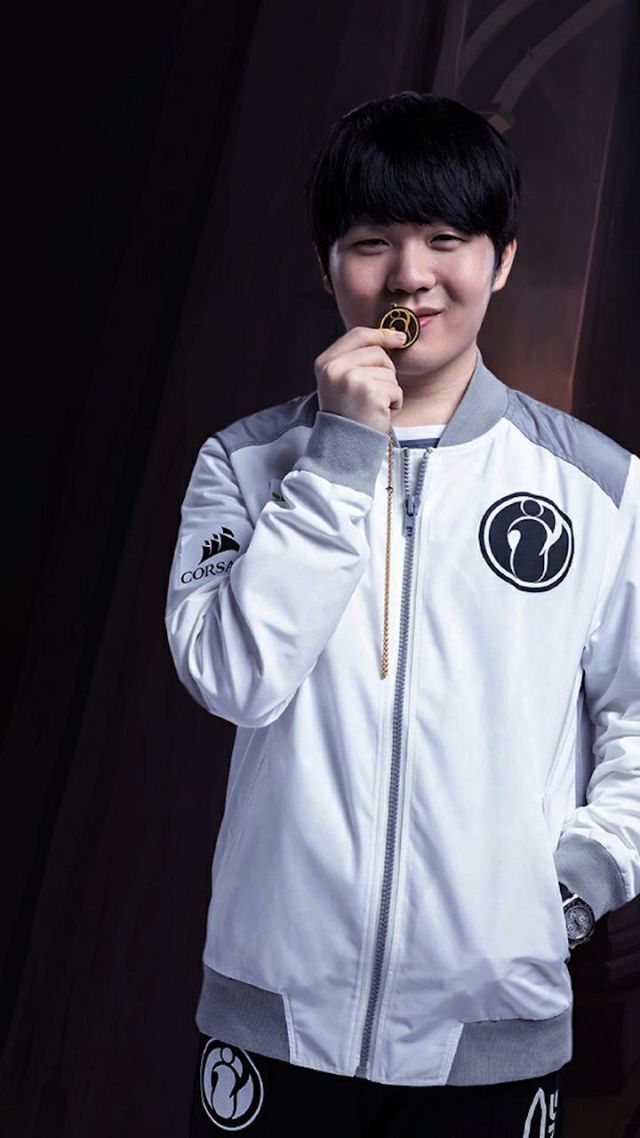 Rookie迎来十赛季高光表现，皇家马德里球迷沸腾！